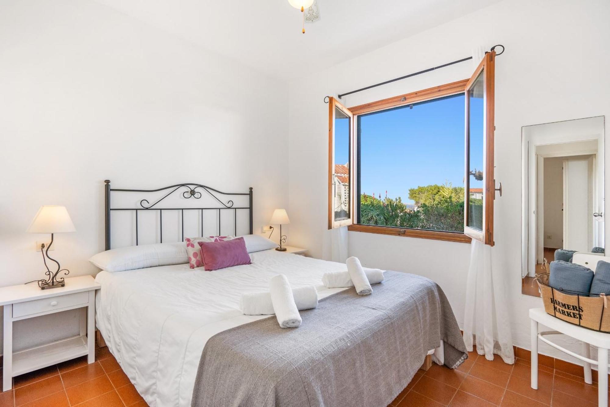 Apartamento La Brisa Arenal d'en Castell Luaran gambar